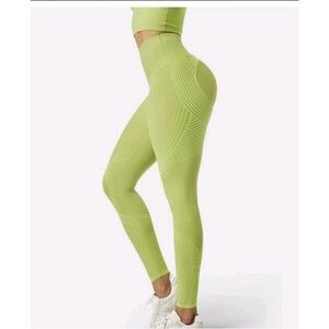Fanka Body Sculpt Reversible 7/8 Leggings Small